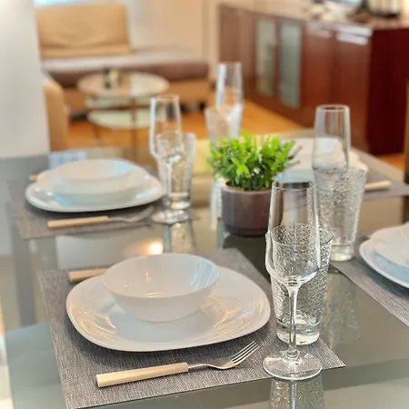 Classy & Spacious аpartment Next To National Palace Of Culture For 4 Guests * 索菲亞