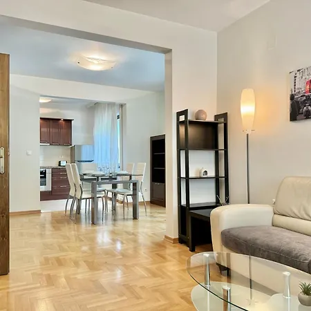 Apartmán Classy & Spacious аpartment Next To National Palace Of Culture For 4 Guests