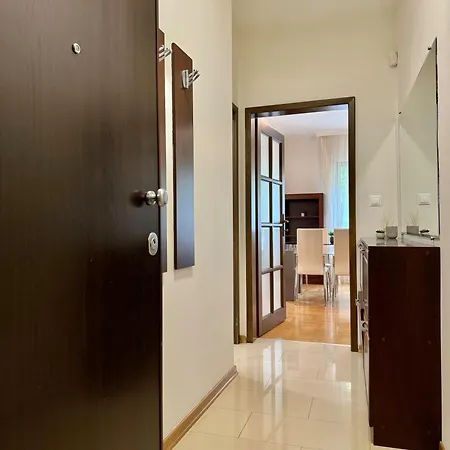 Classy & Spacious аpartment Next To National Palace Of Culture For 4 Guests Lägenhet